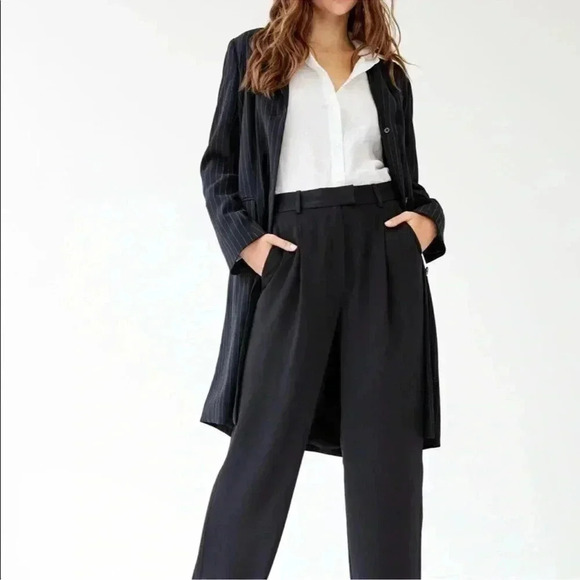 Aritzia Babaton Trent Pinstripe Dark Navy Long Sleeve Jacket Size 00 - Picture 2 of 12